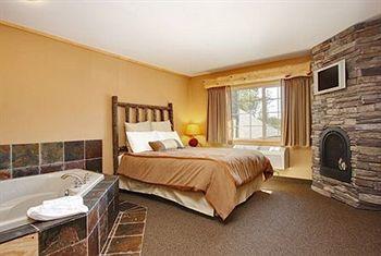 Whitefish Lodge And Suites Cross Lake Kültér fotó